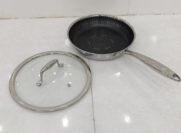 سرویس قابلمه استیل لیزری سه‌لایه ووگاتی اصلی سایز بزرگ ۸ پارچه مدل CW-TRI-8S | استیل ضدزنگ 304 با درب پیرکس